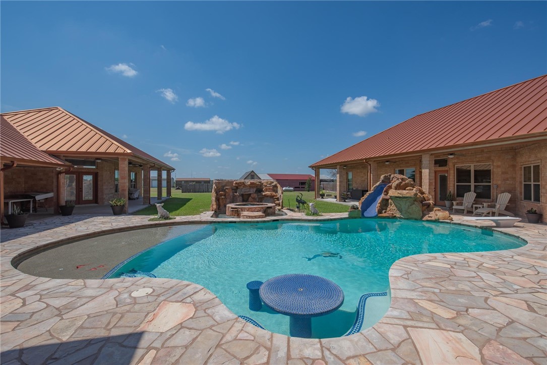 221 W Sage Property Photo 3