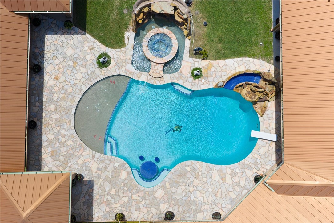 221 W Sage Property Photo 7