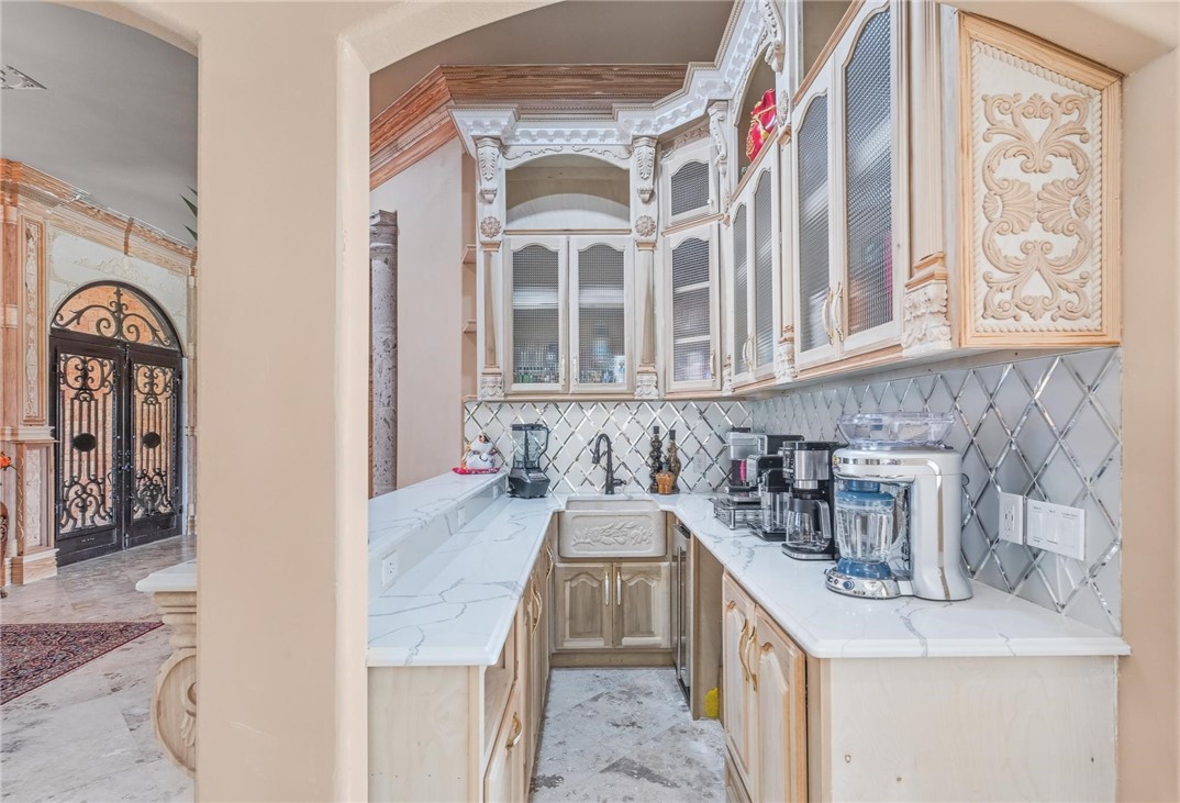 221 W Sage Property Photo 13