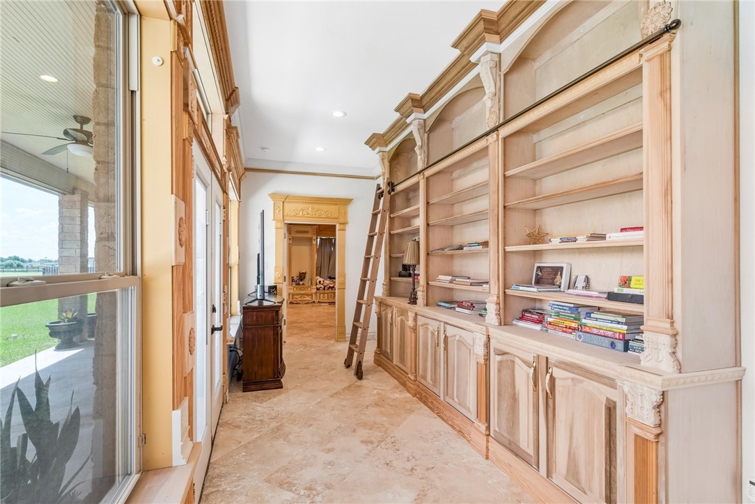 221 W Sage Property Photo 21