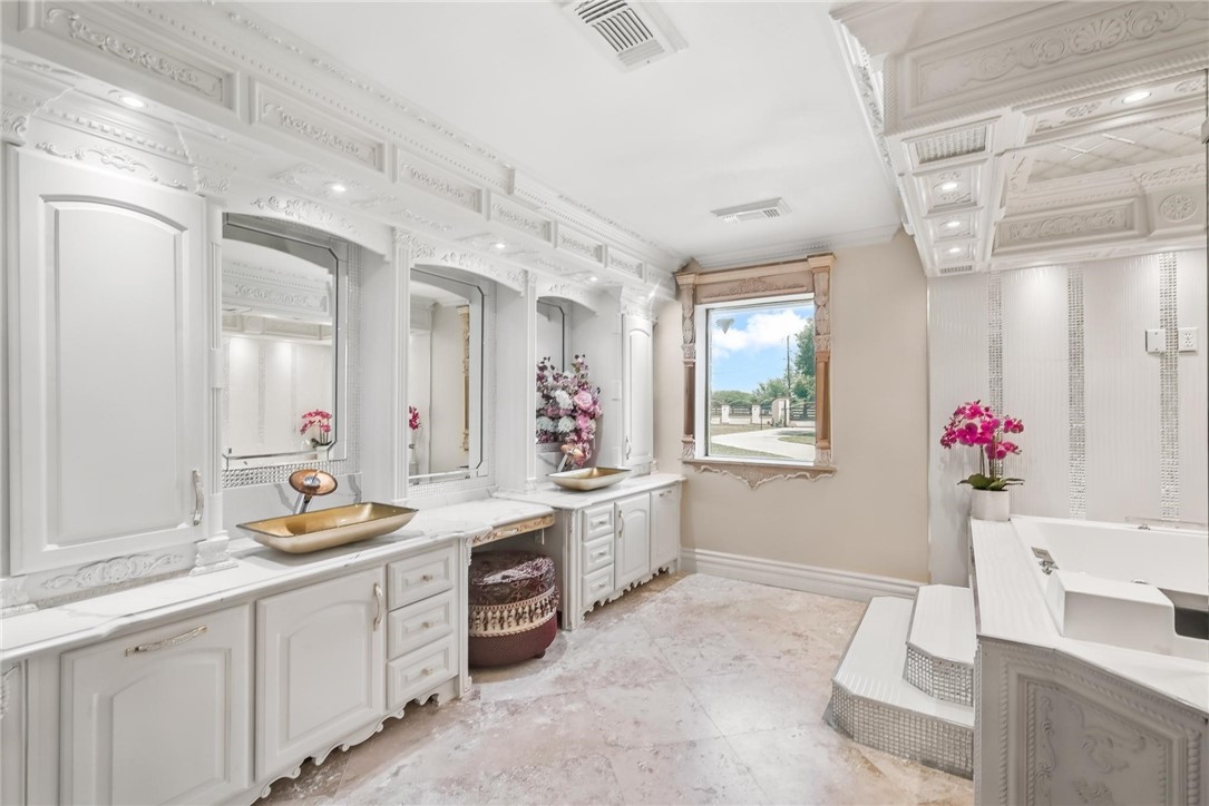 221 W Sage Property Photo 26