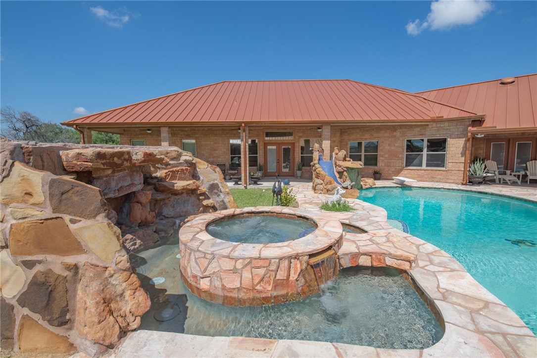 221 W Sage Property Photo 32