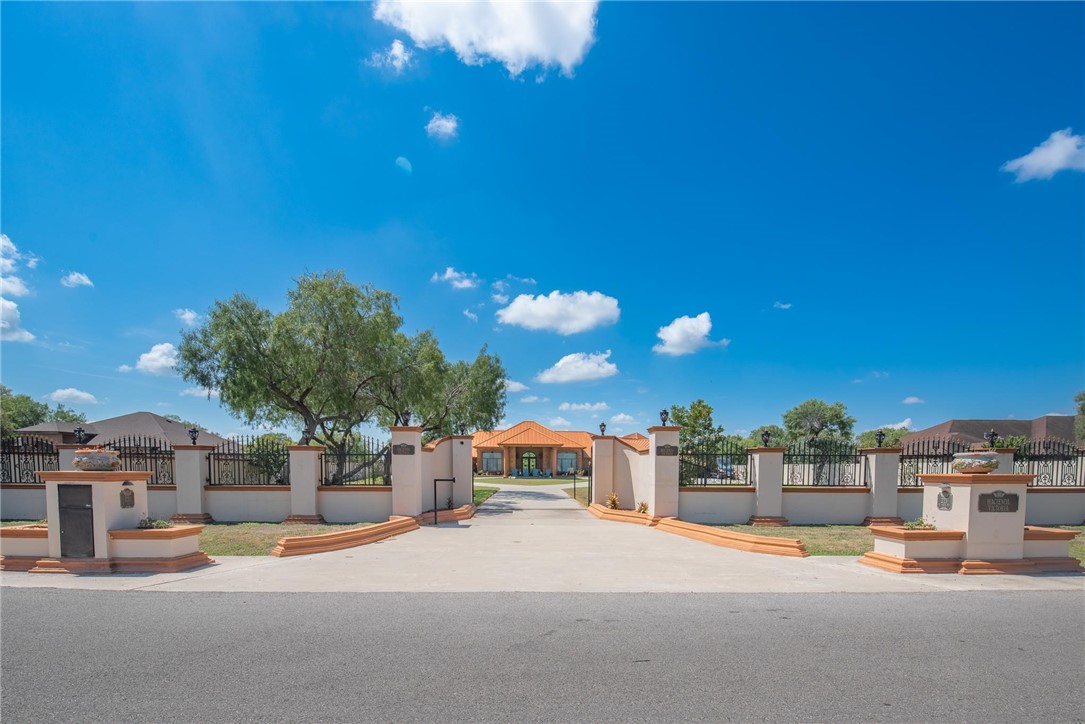 221 W Sage Property Photo 38