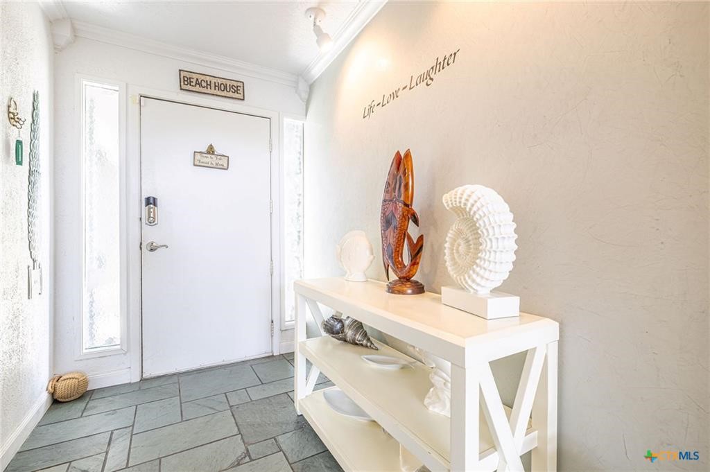 189 Driftwood Dr Property Photo 3