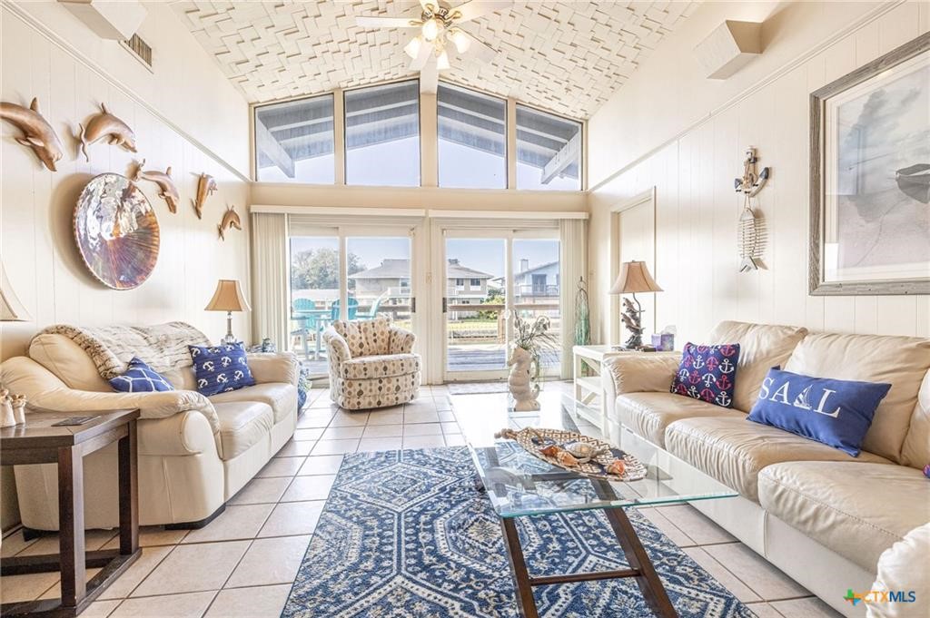 189 Driftwood Dr Property Photo 4