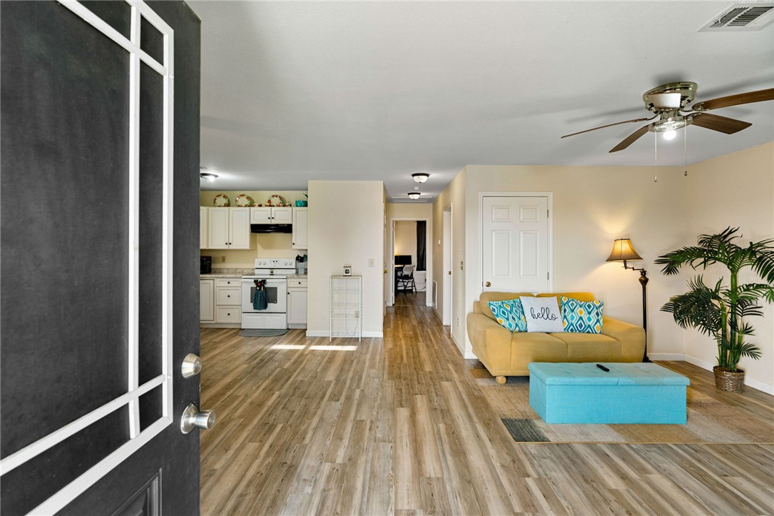 118 Coral Dr Property Photo 2