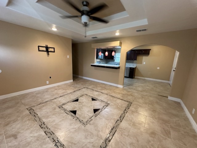 1014 E Huntington St Property Photo 6