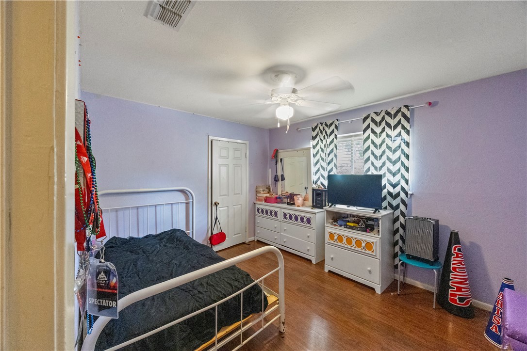 224 Pecos St Property Photo 13