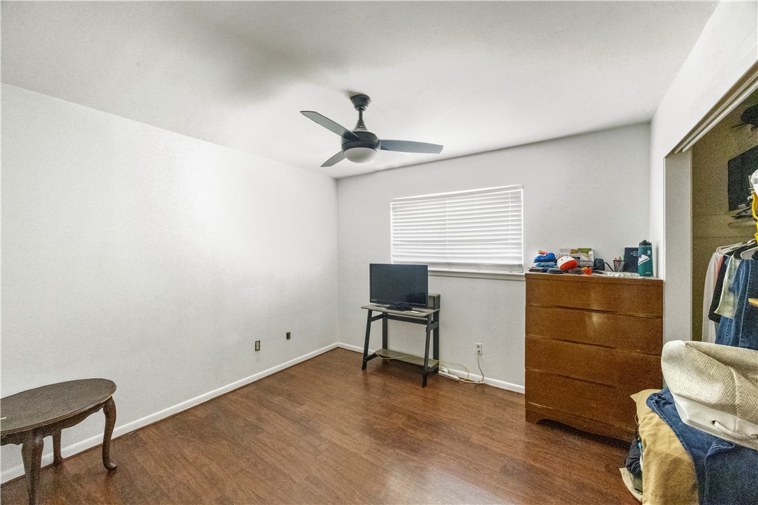 224 Pecos St Property Photo 14