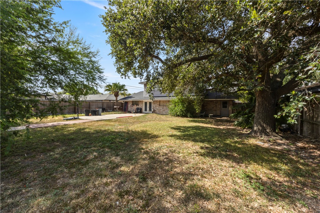 224 Pecos St Property Photo 16