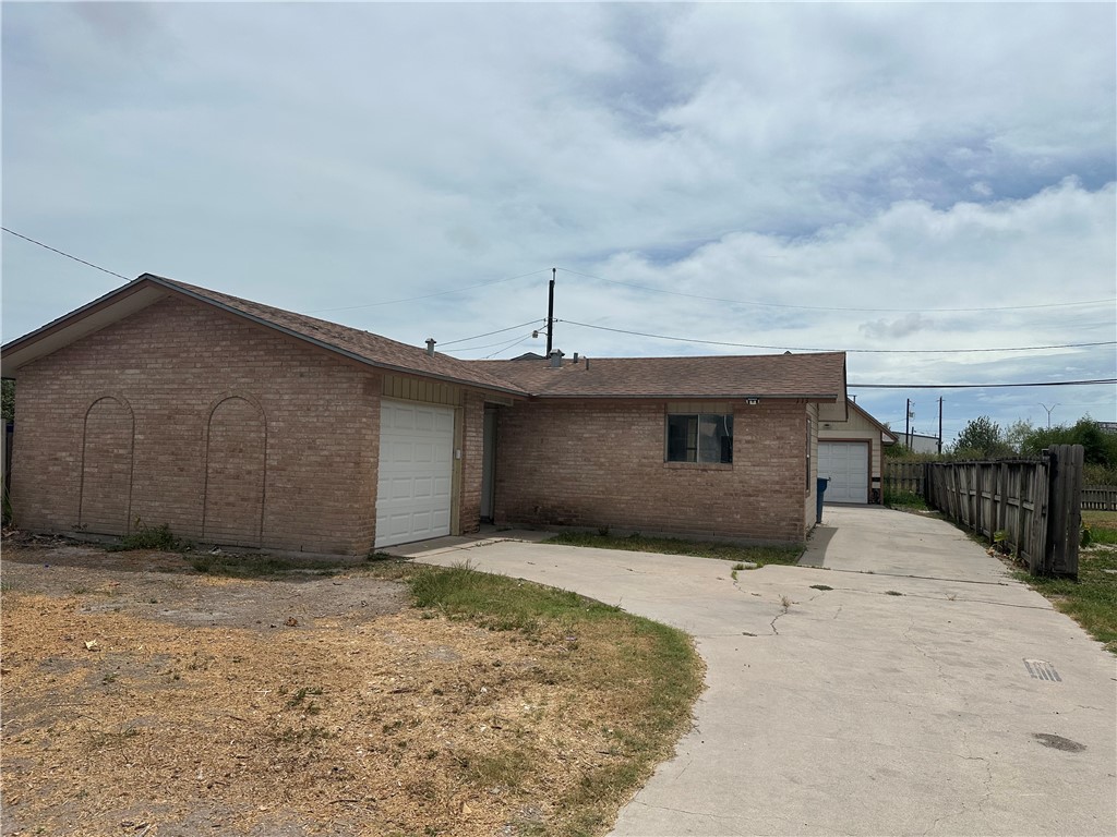 113 Lee Ave Property Photo 2