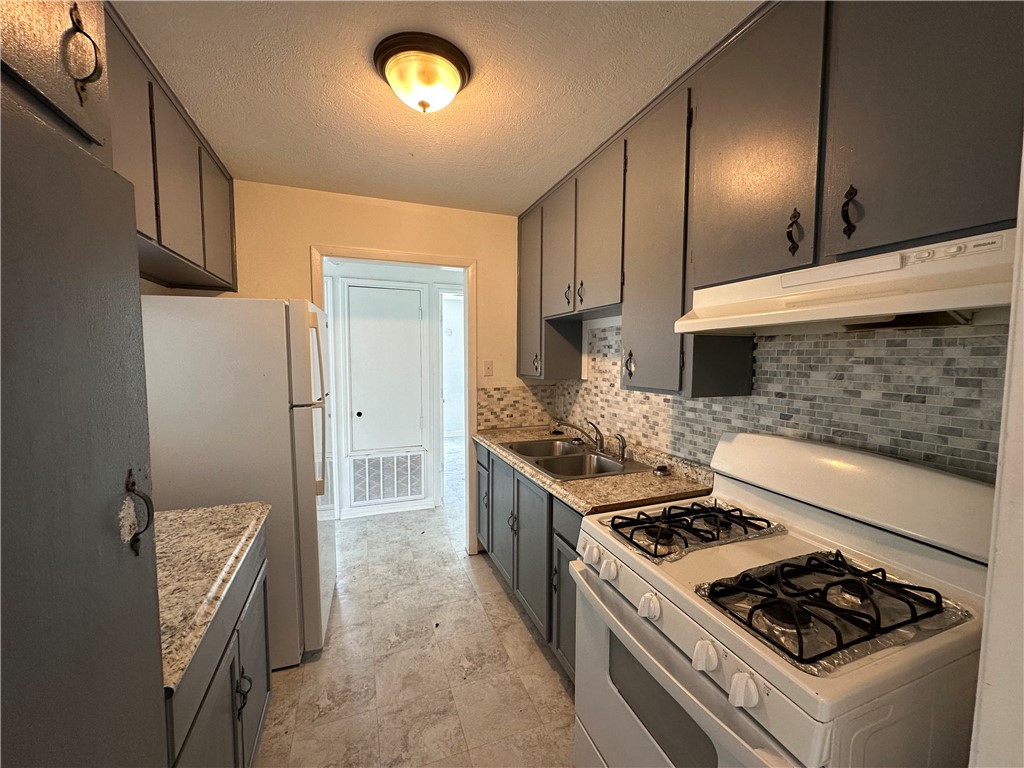 113 Lee Ave Property Photo 3