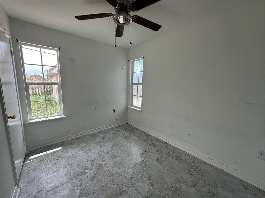 113 Lee Ave Property Photo 17