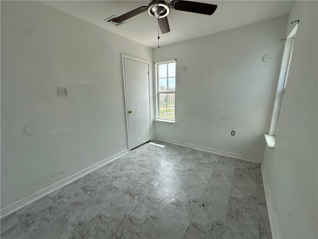 113 Lee Ave Property Photo 18