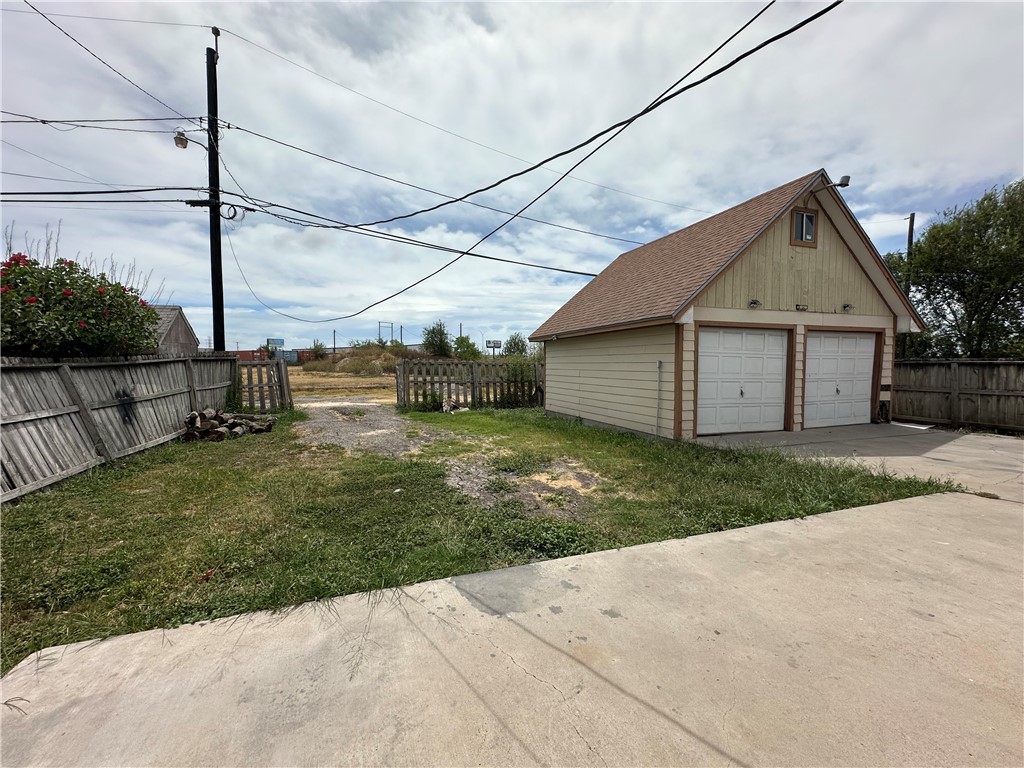 113 Lee Ave Property Photo 21