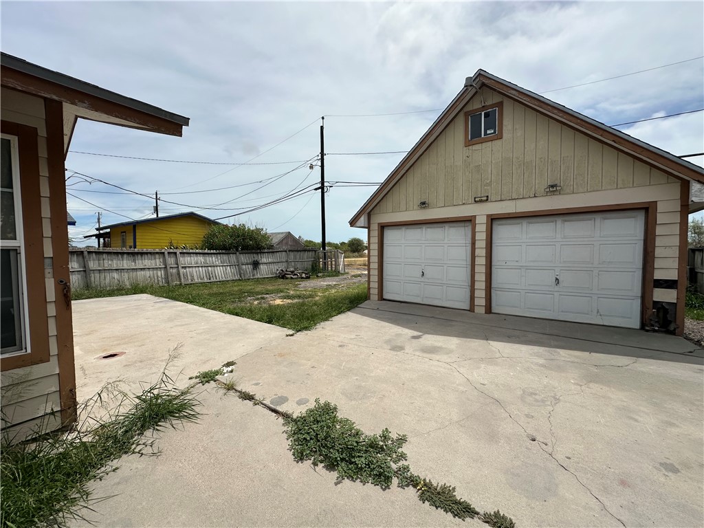 113 Lee Ave Property Photo 22