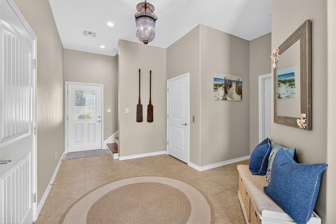 853 Oceanside Dr Property Photo 4