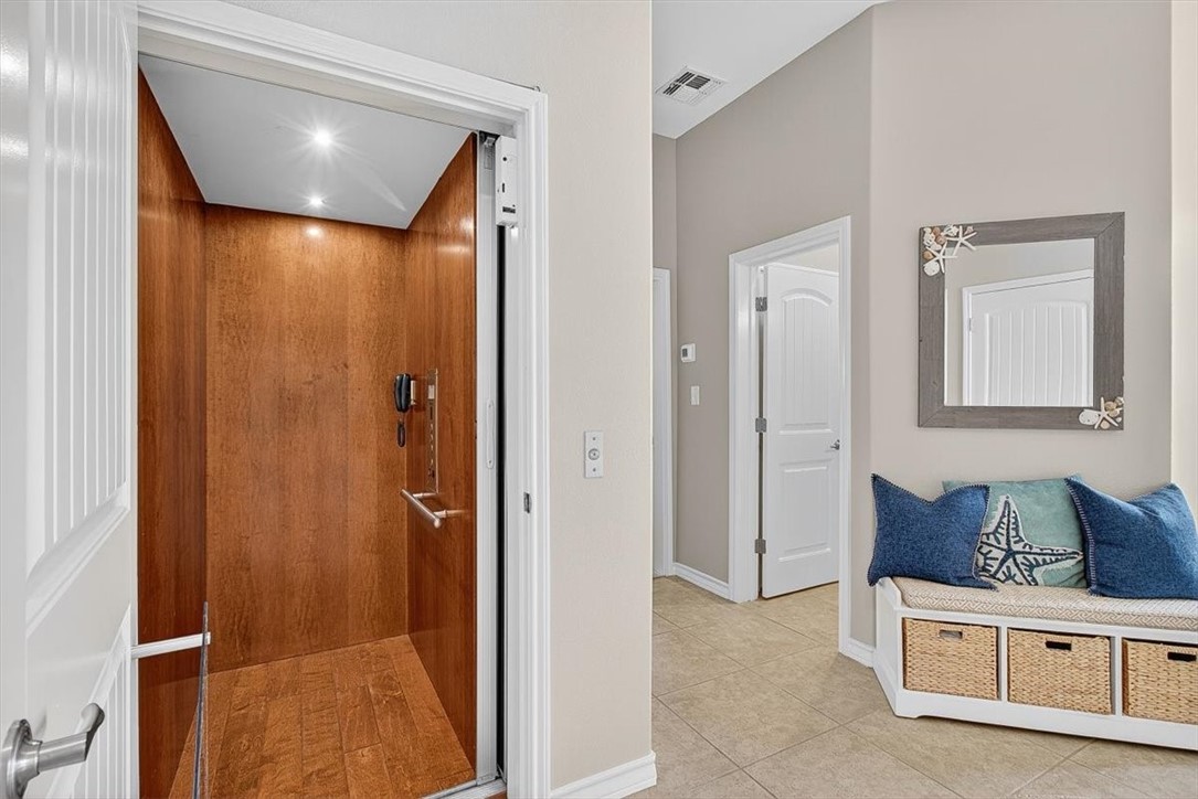 853 Oceanside Dr Property Photo 5