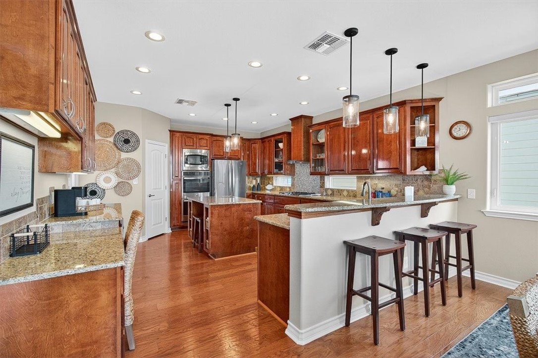 853 Oceanside Dr Property Photo 6