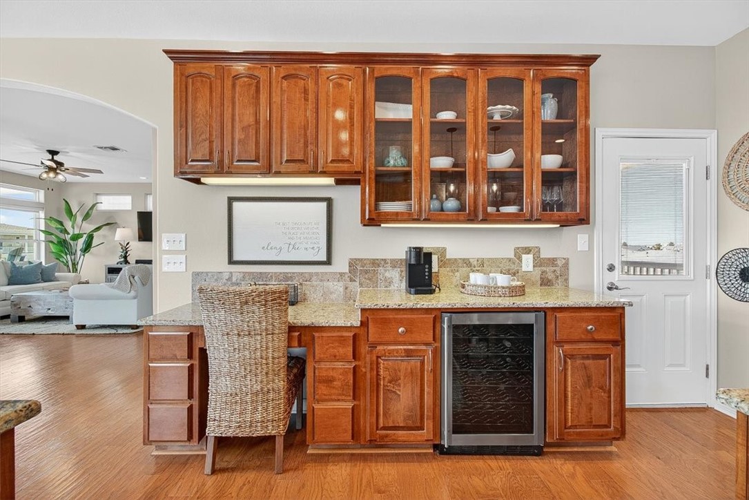 853 Oceanside Dr Property Photo 7