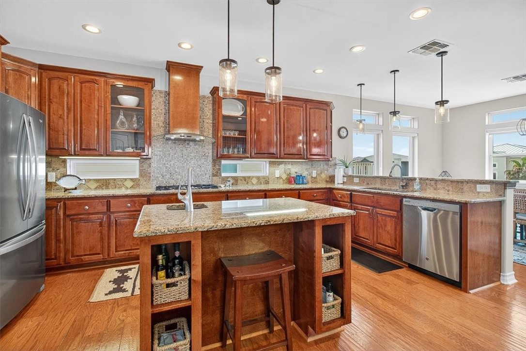 853 Oceanside Dr Property Photo 8