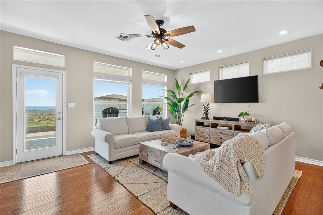 853 Oceanside Dr Property Photo 12