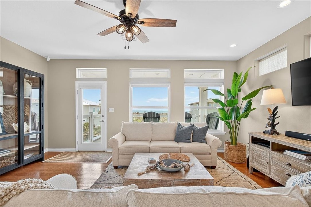 853 Oceanside Dr Property Photo 13