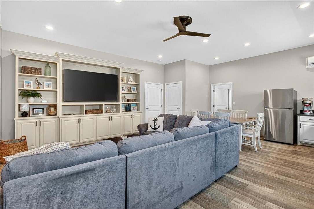 853 Oceanside Dr Property Photo 26