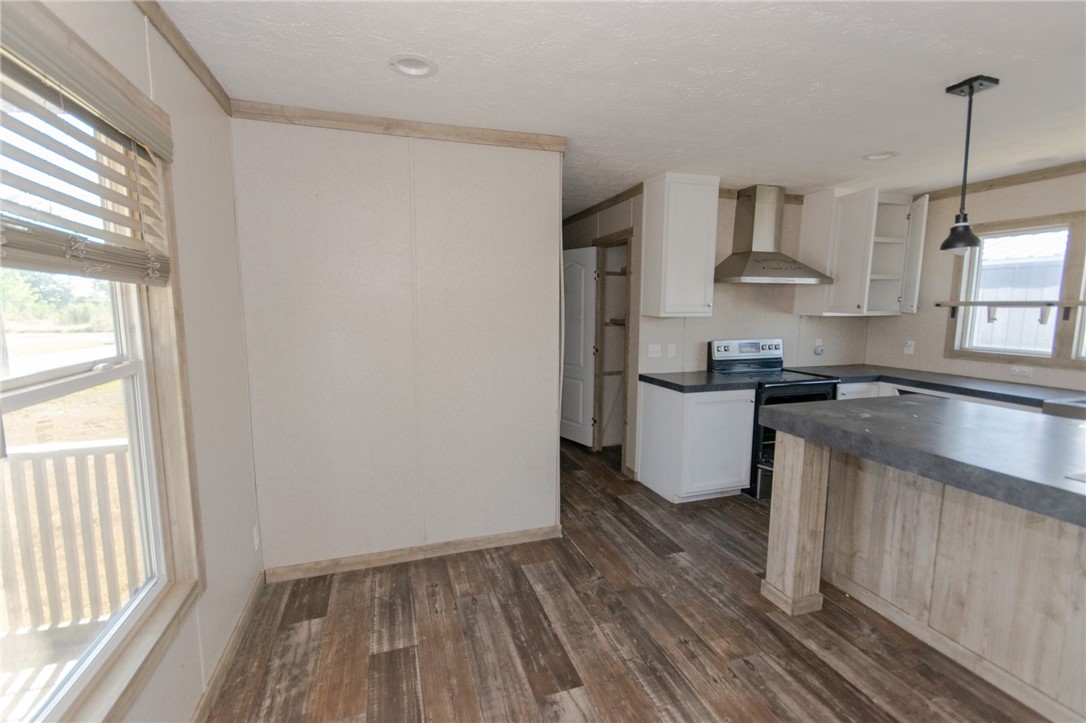 210 Ashby St Property Photo 3