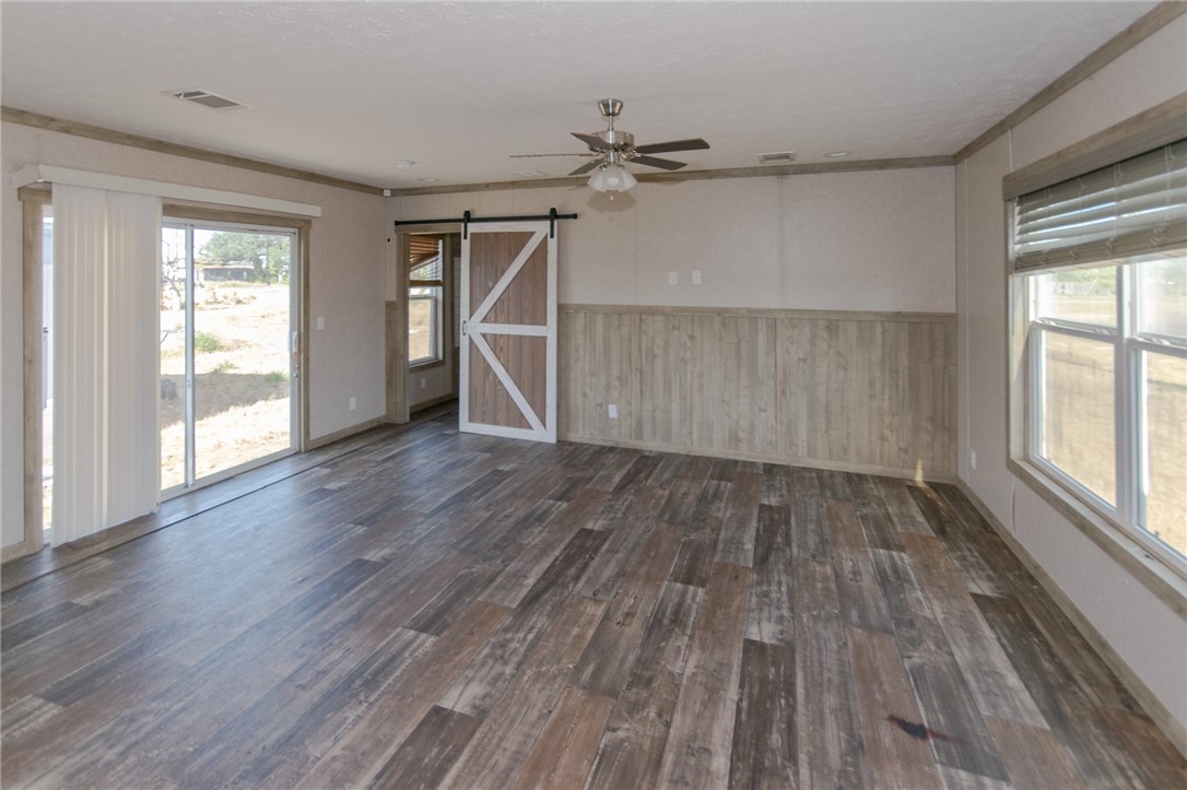 210 Ashby St Property Photo 4