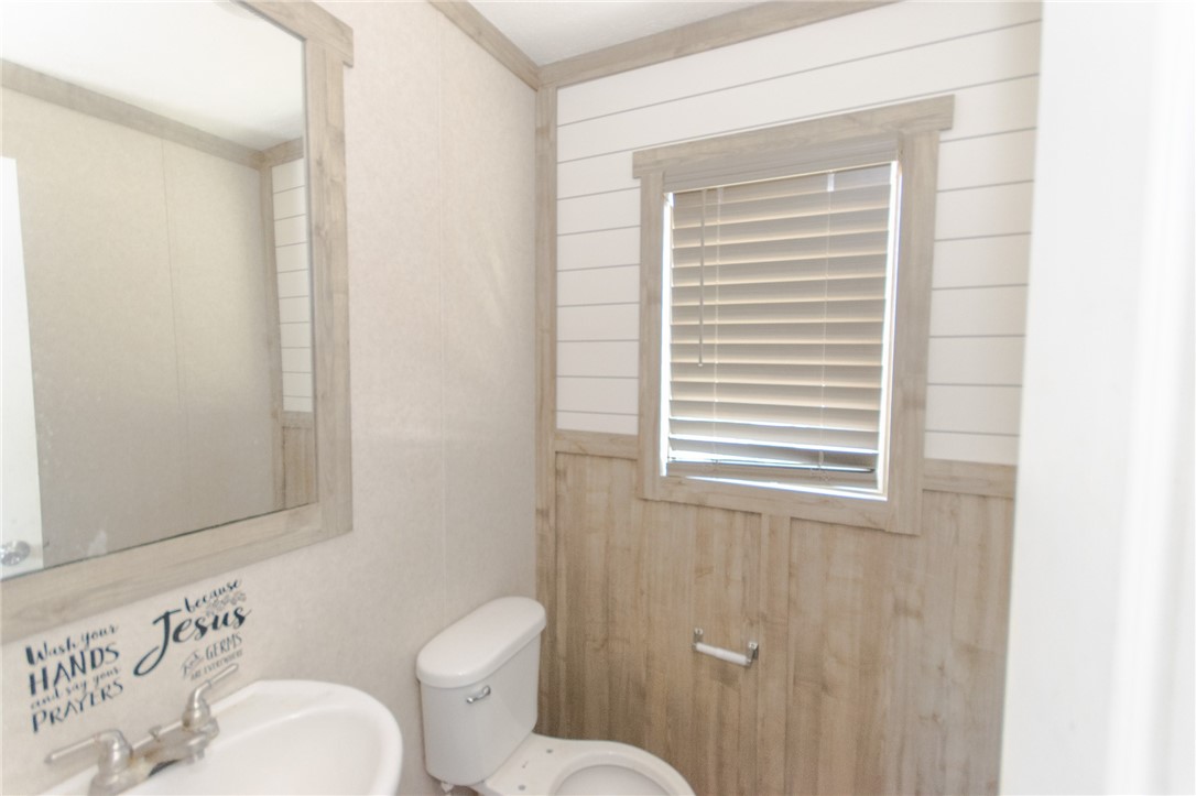 210 Ashby St Property Photo 12