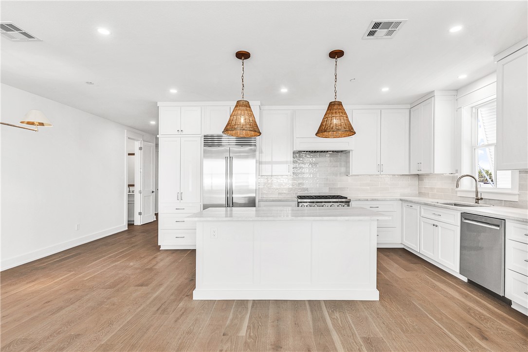 136 W Cotter Ave 6 Property Photo 3