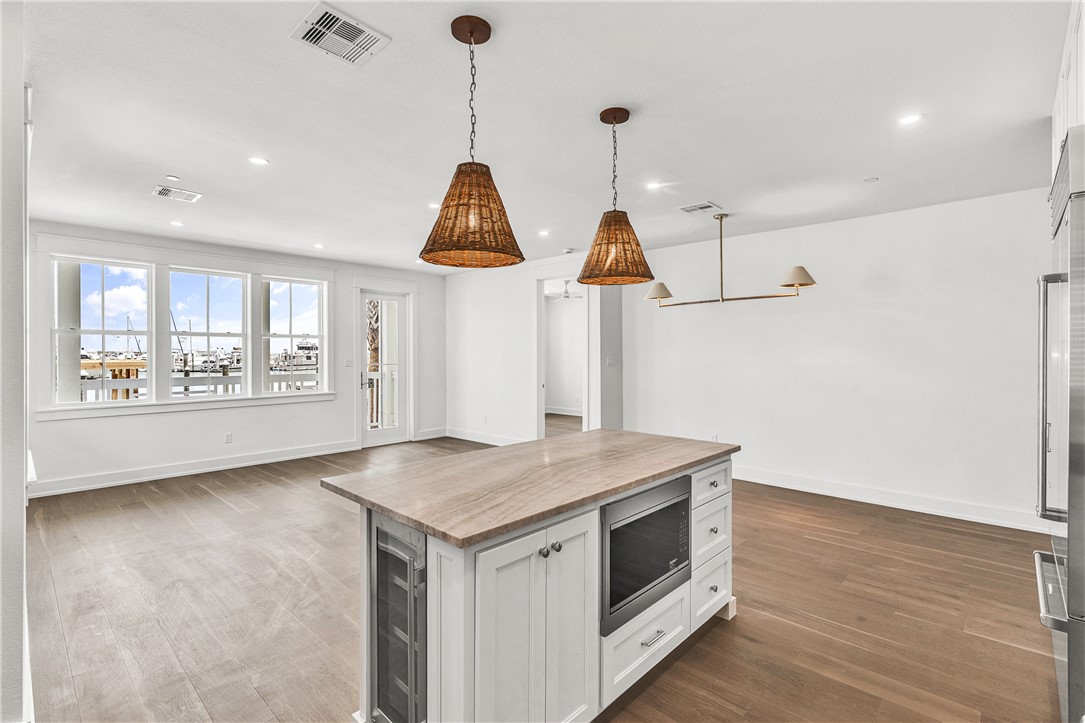 136 W Cotter Ave 6 Property Photo 8