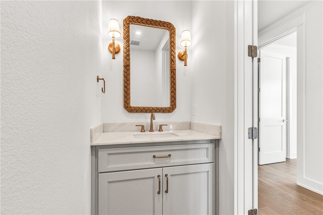 136 W Cotter Ave 6 Property Photo 9