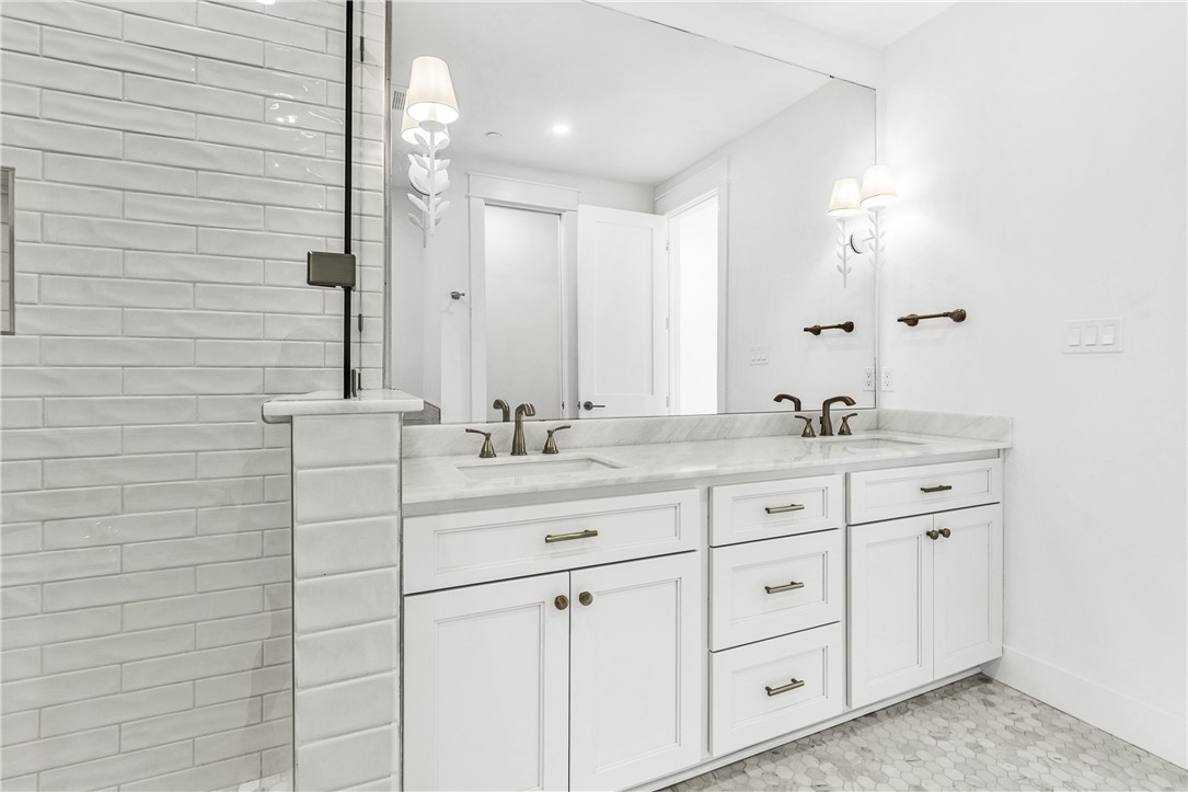 136 W Cotter Ave 6 Property Photo 15