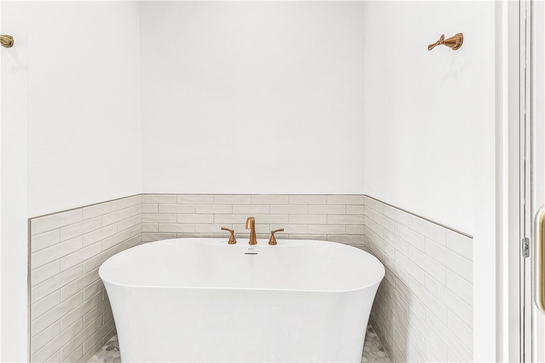 136 W Cotter Ave 6 Property Photo 16