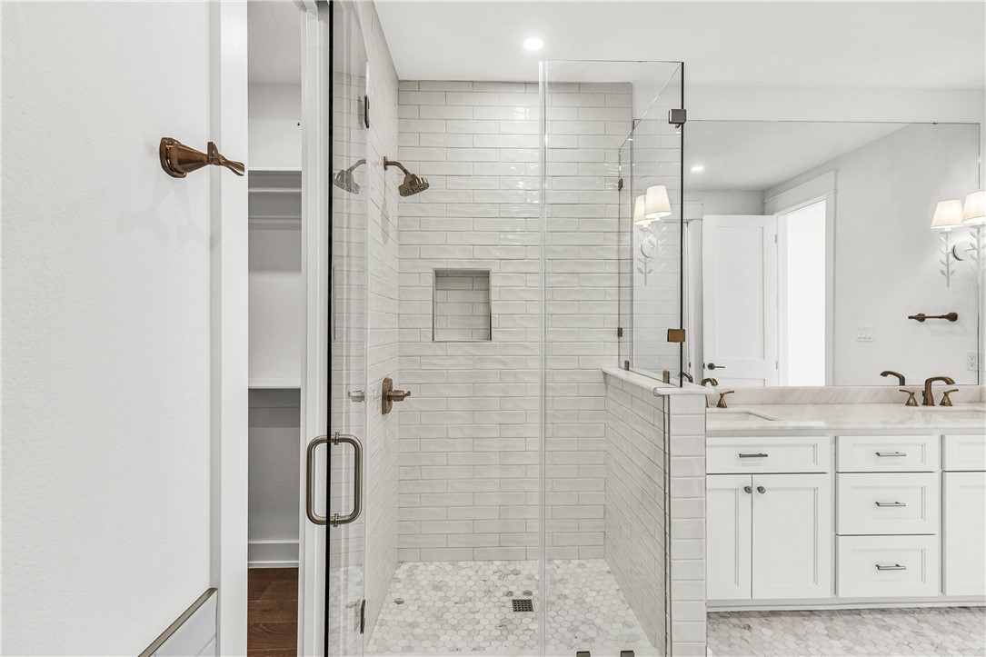 136 W Cotter Ave 6 Property Photo 17