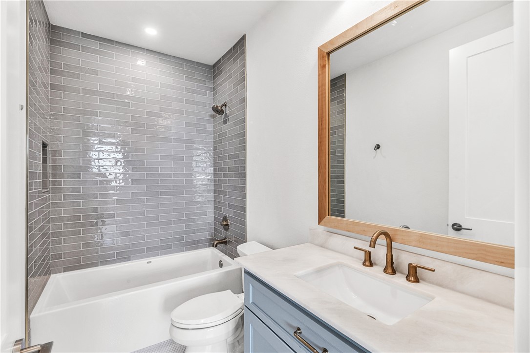 136 W Cotter Ave 6 Property Photo 25