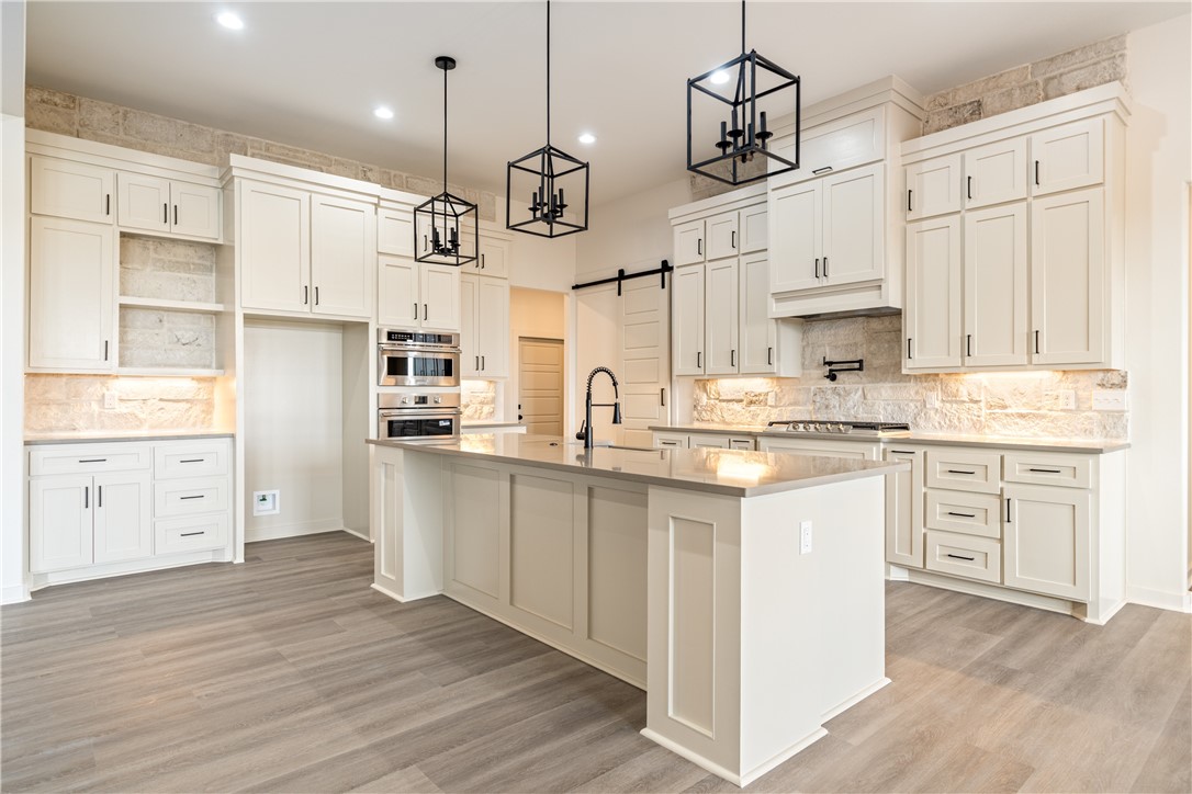 1518 Fenner Ranch Dr Property Photo 9