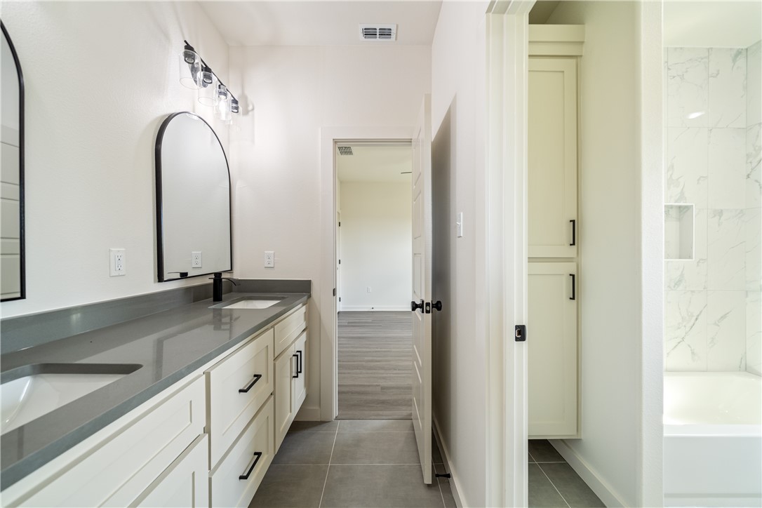 1518 Fenner Ranch Dr Property Photo 14