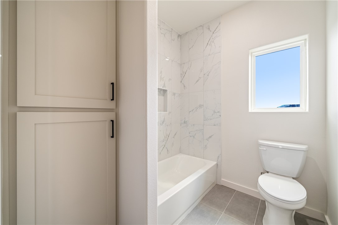 1518 Fenner Ranch Dr Property Photo 16