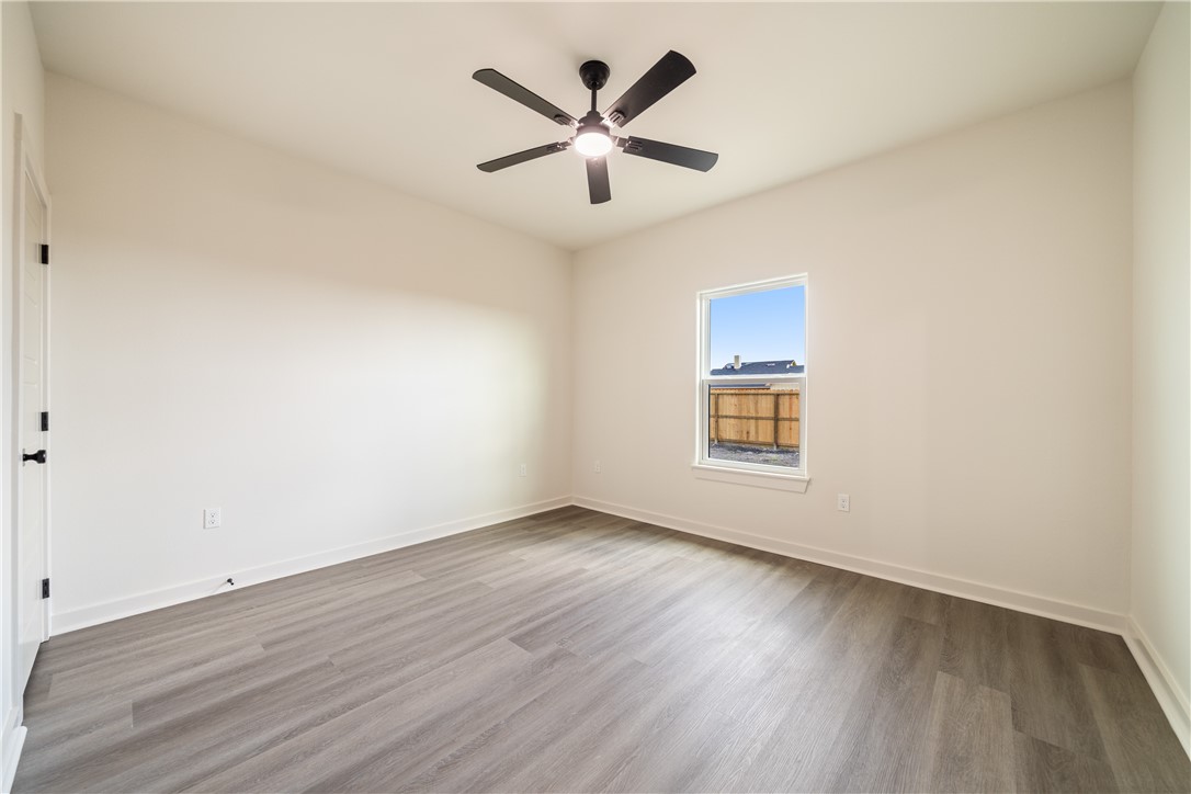 1518 Fenner Ranch Dr Property Photo 17