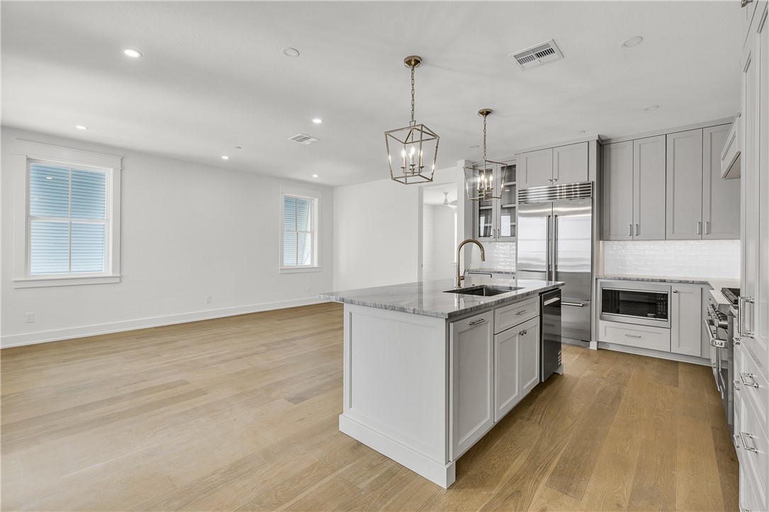 136 W Cotter Ave 7 Property Photo 6