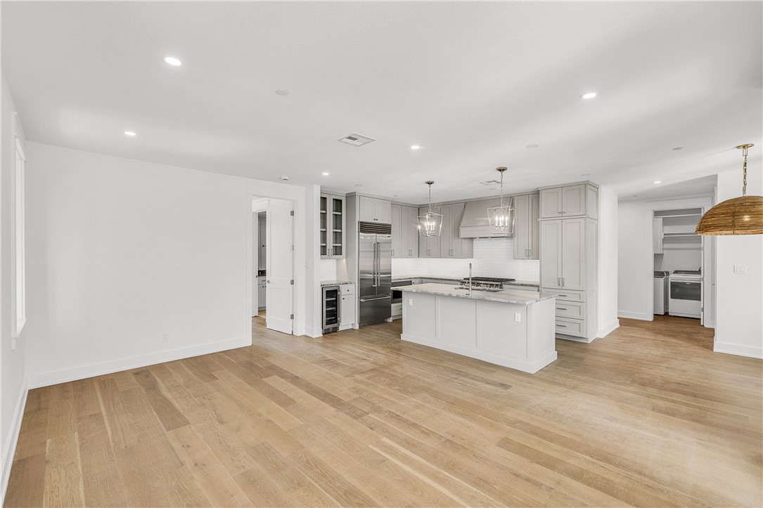 136 W Cotter Ave 7 Property Photo 10