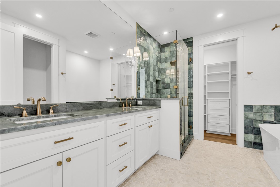 136 W Cotter Ave 7 Property Photo 15