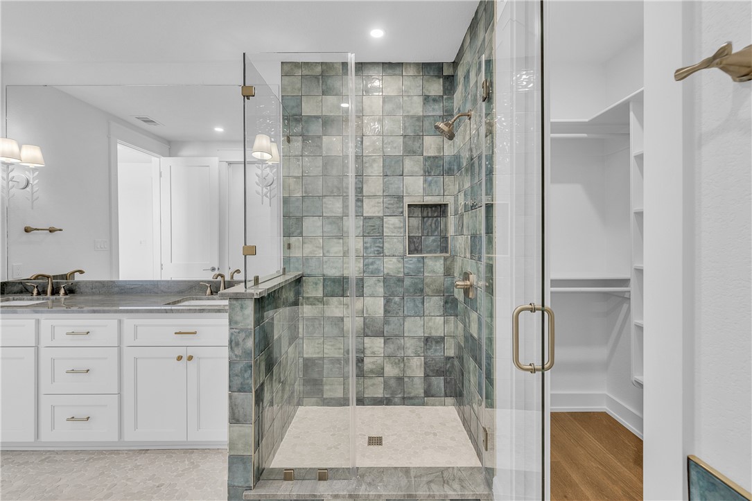 136 W Cotter Ave 7 Property Photo 17