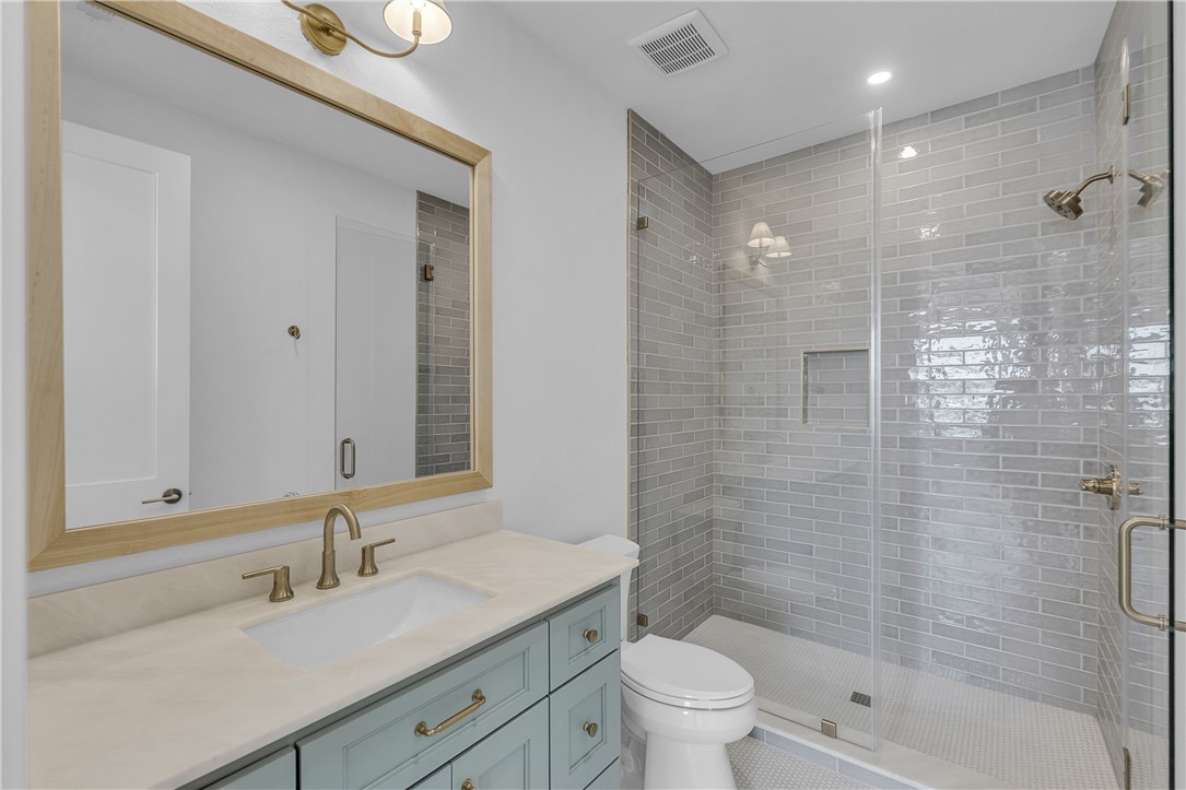 136 W Cotter Ave 7 Property Photo 23