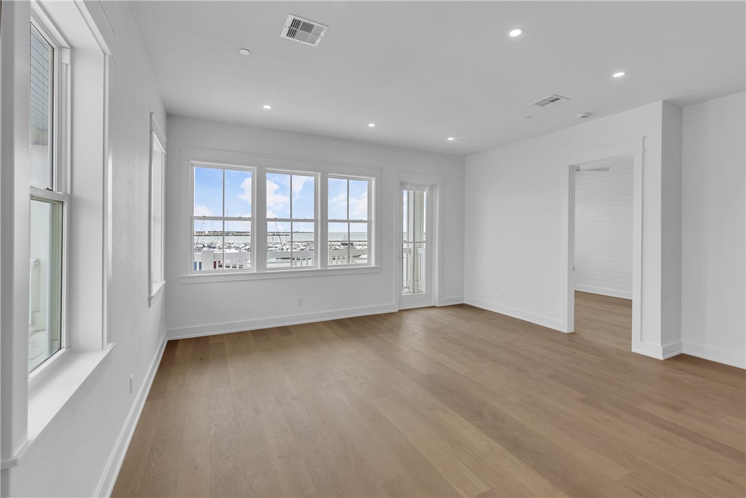 136 W Cotter Ave 14 Property Photo 10