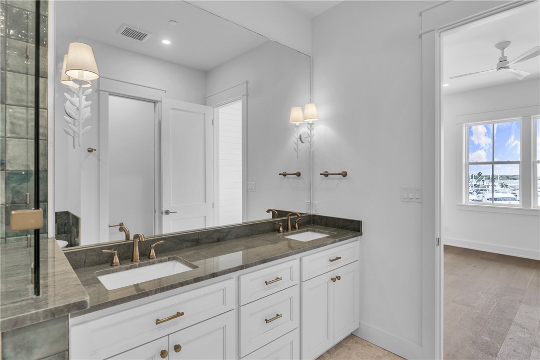 136 W Cotter Ave 14 Property Photo 17