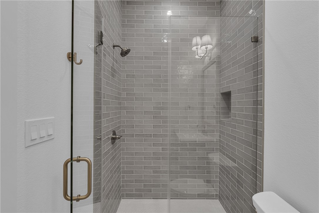 136 W Cotter Ave 14 Property Photo 24